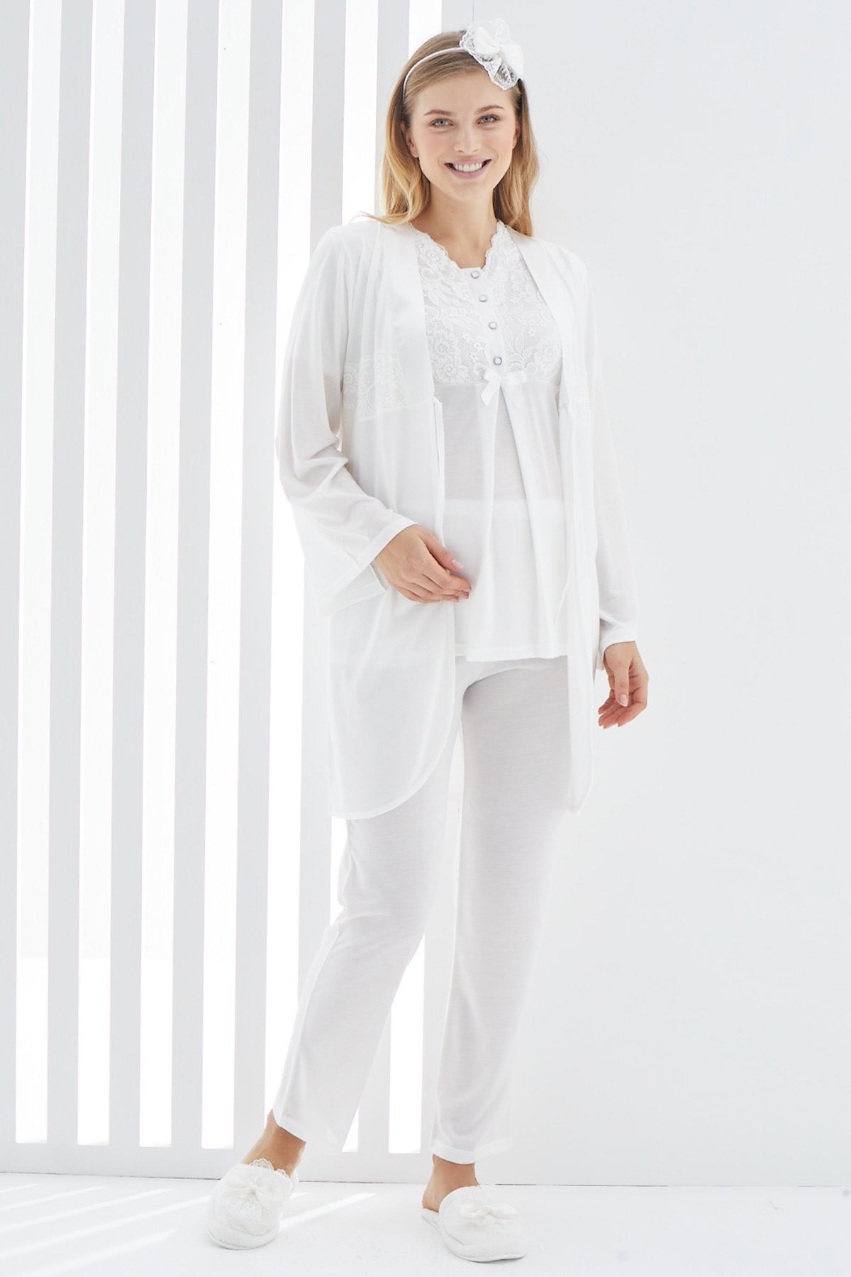 Lace Collar 3-Pieces Maternity & Nursing Pajamas With Robe Ecru - 3410