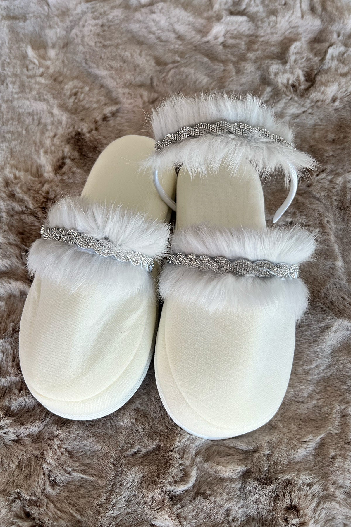 Feather Themed Postpartum And Bride Crown & Slippers Set Grey - 919508