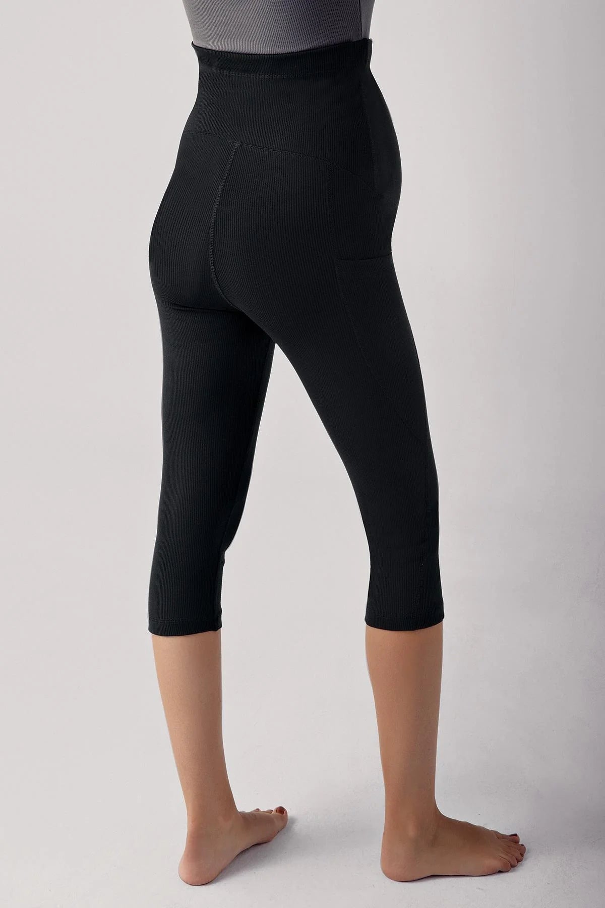 Ribbed Adjustable High-Waist Stretch Supportive Capri Maternity Leggings Black - LF9202