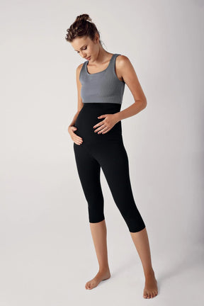 Ribbed High-Waist Stretch Supportive Capri Maternity Leggings Black - LF9204