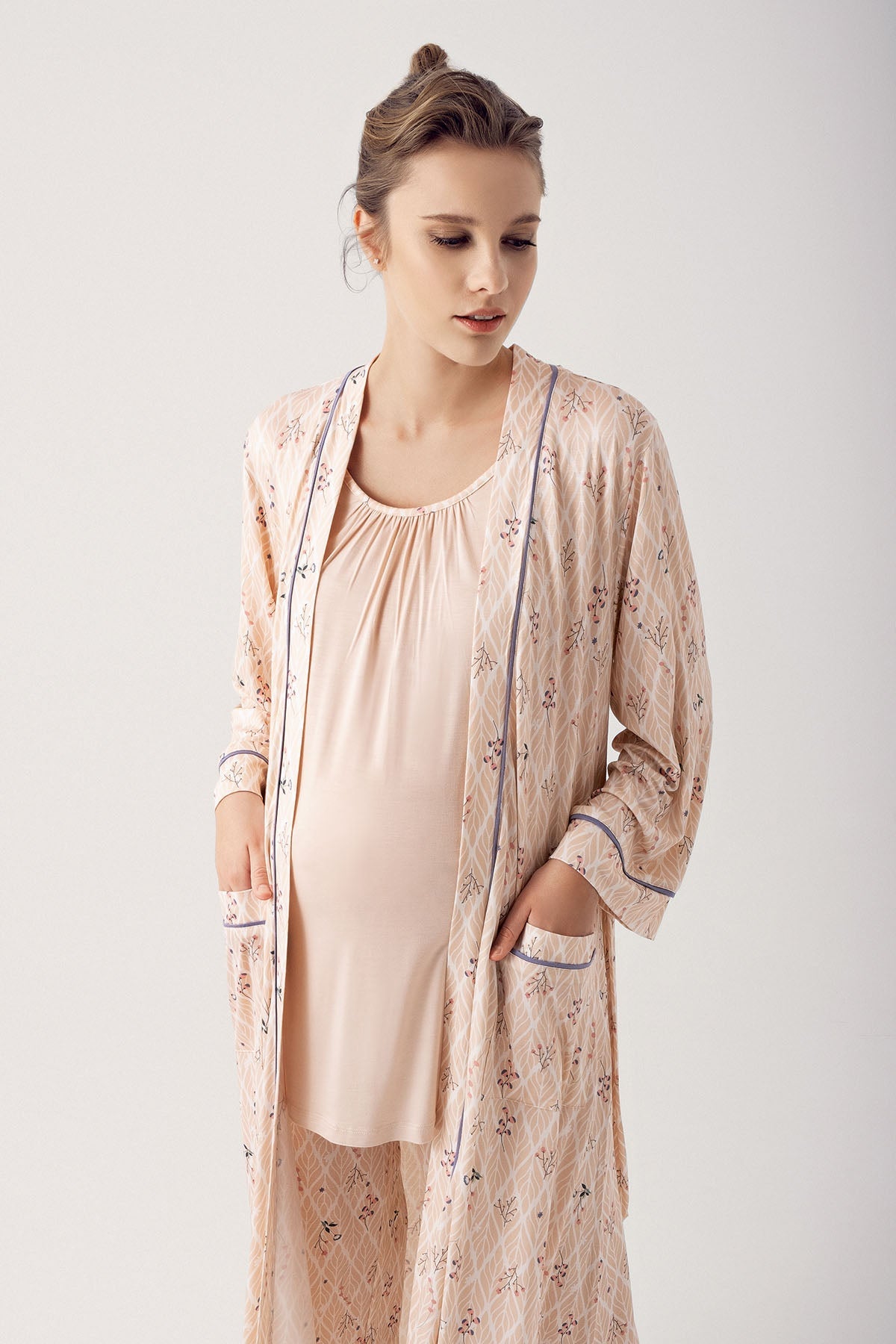 Breastfeeding Detailed 3-Pieces Maternity & Nursing Pajamas With Patterned Robe Beige - 14304